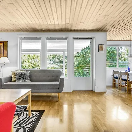 3 Bedroom Awesome In בית נופש