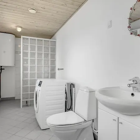 3 Bedroom Awesome In *